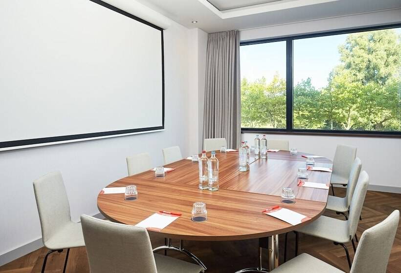 Corendon Apartments Amsterdam Schiphol Airport