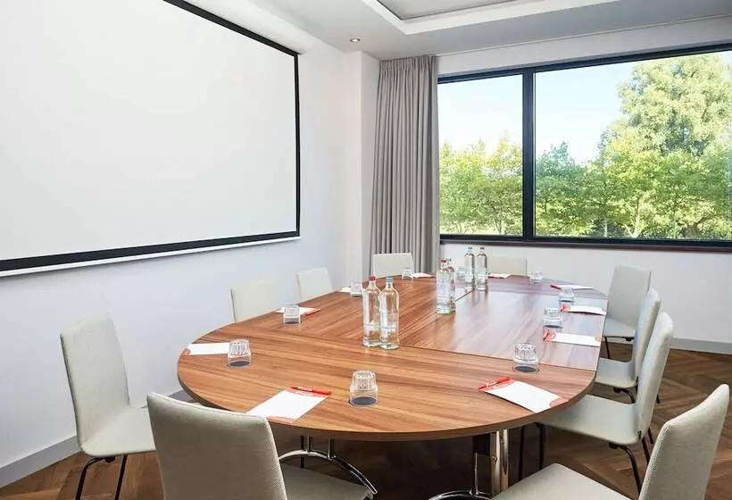 Corendon Apartments Amsterdam Schiphol Airport