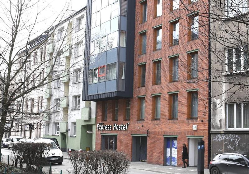 ホテル City Express Hostel