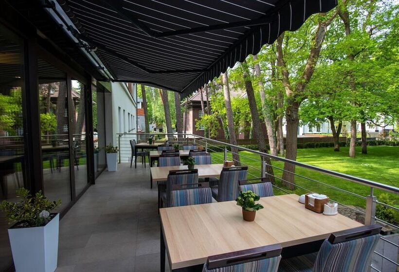 בית מלון כפרי West Baltic Resort Wellness & Spa