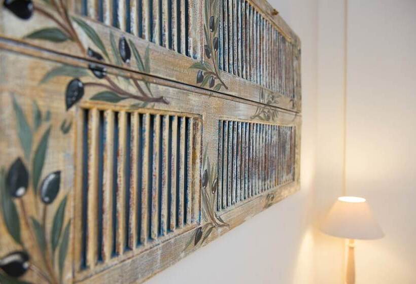 Aerides Boutique Rooms