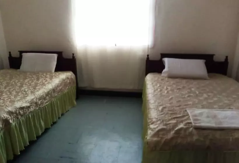 تختخواب و صبحانه Manguo Lodge