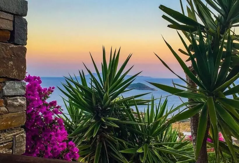 Hotelli Andros Prive Suites