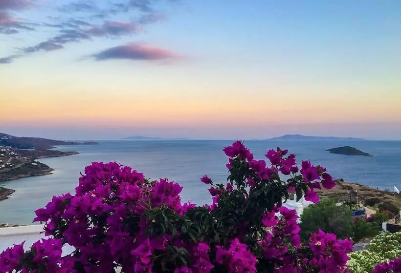 Hotelli Andros Prive Suites