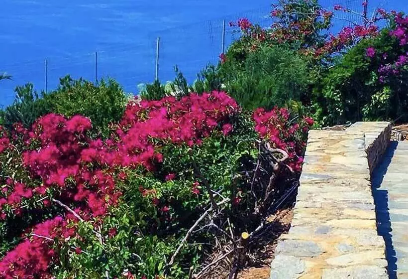 Hotelli Andros Prive Suites