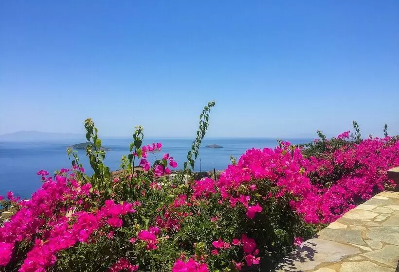 Hotelli Andros Prive Suites