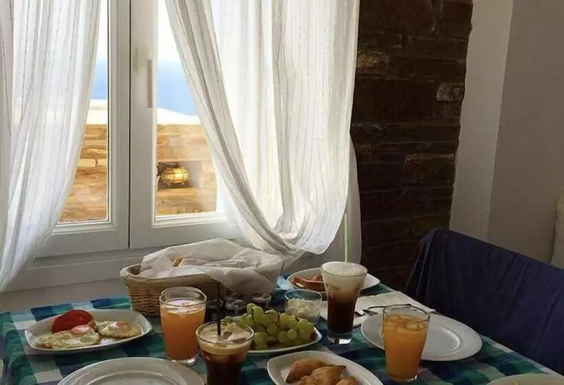 Hotelli Andros Prive Suites