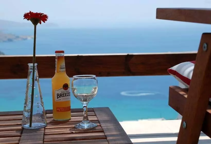 Hotelli Andros Prive Suites