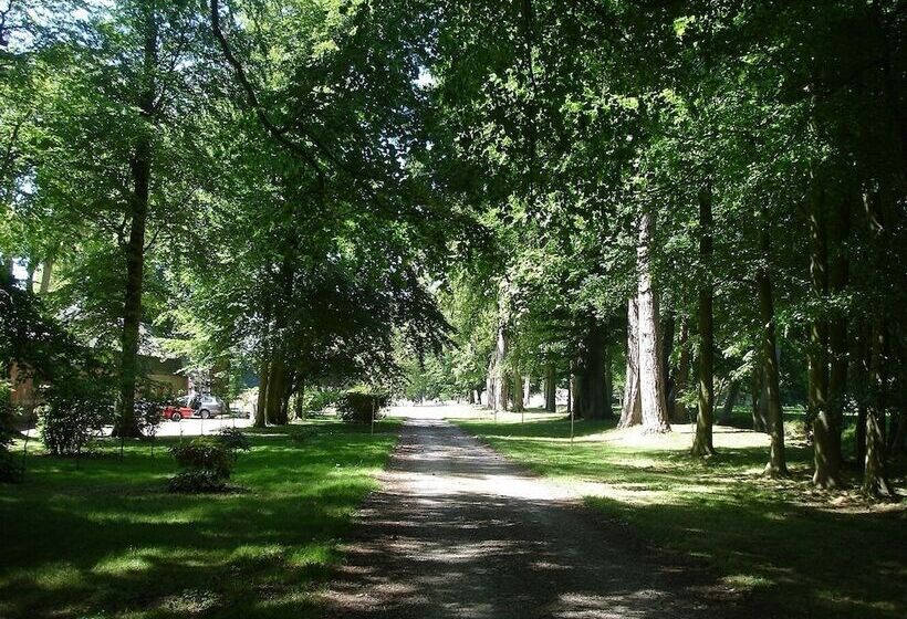 Отель Chateau De Janville