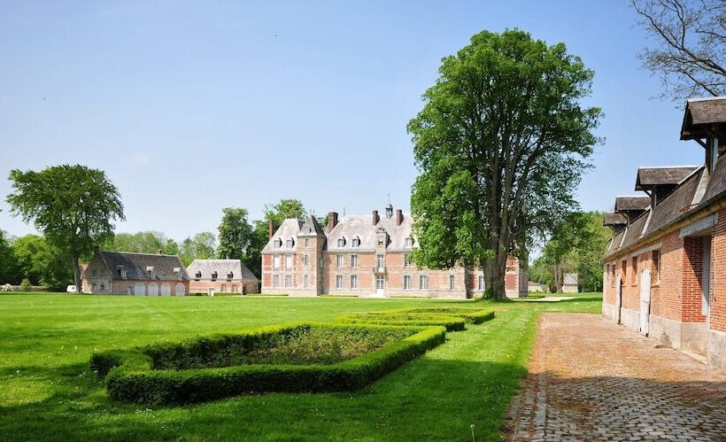 Отель Chateau De Janville