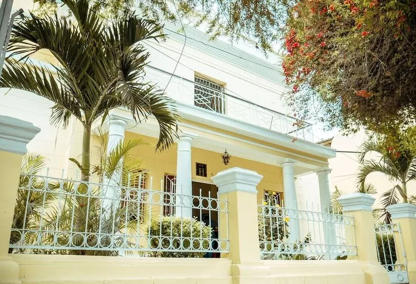 ホテル Las Palmeras