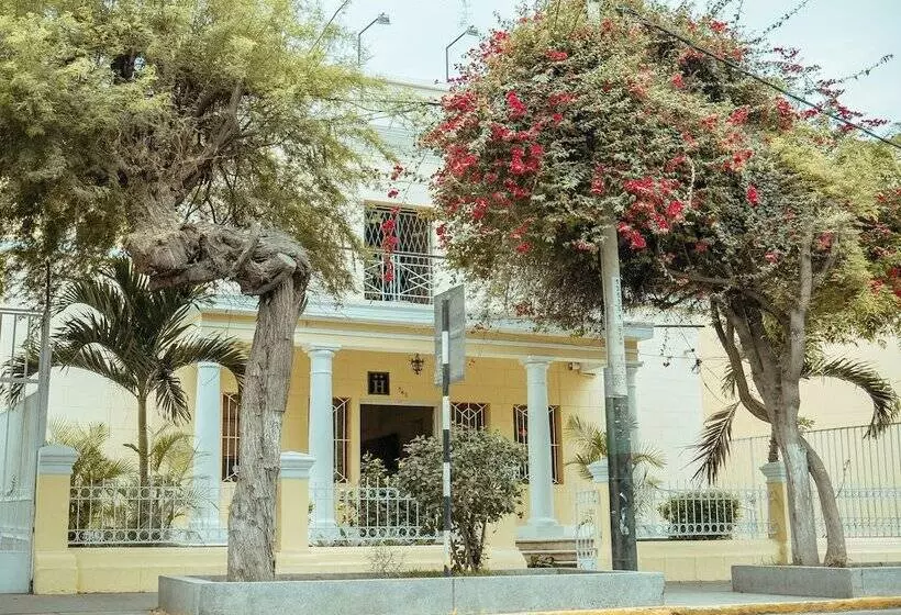 ホテル Las Palmeras