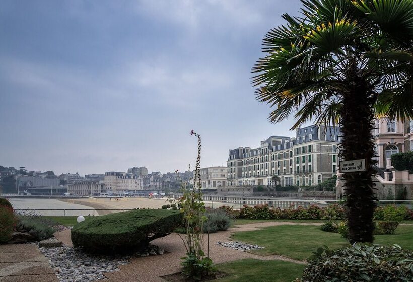 هتل Le Crystal Dinard Plage