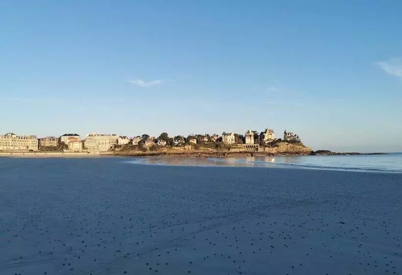 Hotelli Le Crystal Dinard Plage