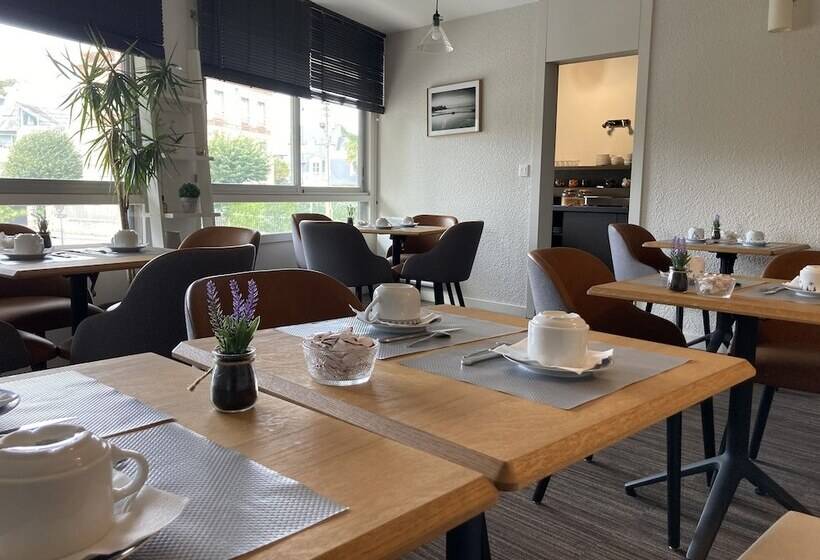 هتل Le Crystal Dinard Plage