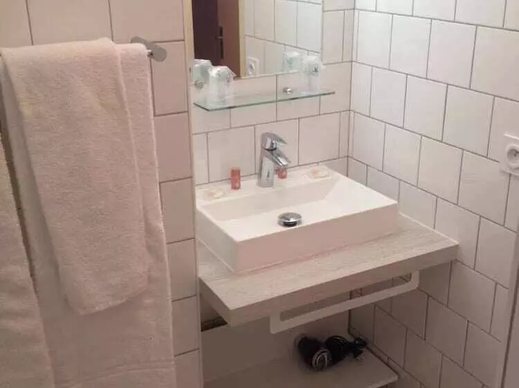 Hotelli Le Crystal Dinard Plage