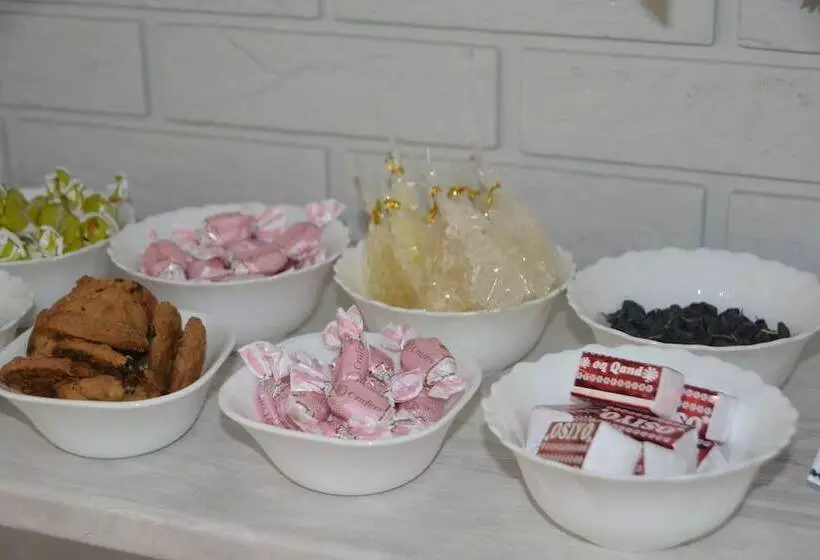 ホテル Mehmon Saroy