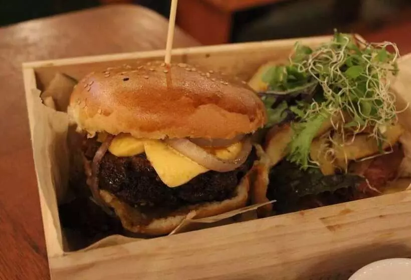 هتل Modo Hostel Resto Bar