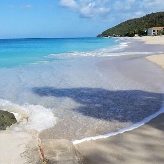 هتل Orrie S Beach Bar And