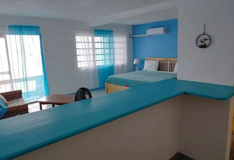 هتل Orrie S Beach Bar And