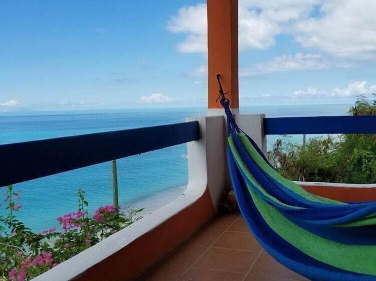 هتل Orrie S Beach Bar And