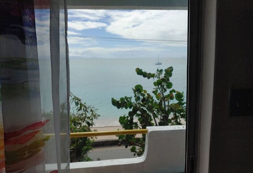 هتل Orrie S Beach Bar And