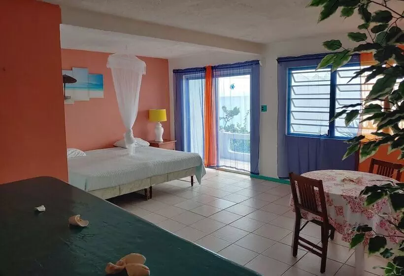 هتل Orrie S Beach Bar And