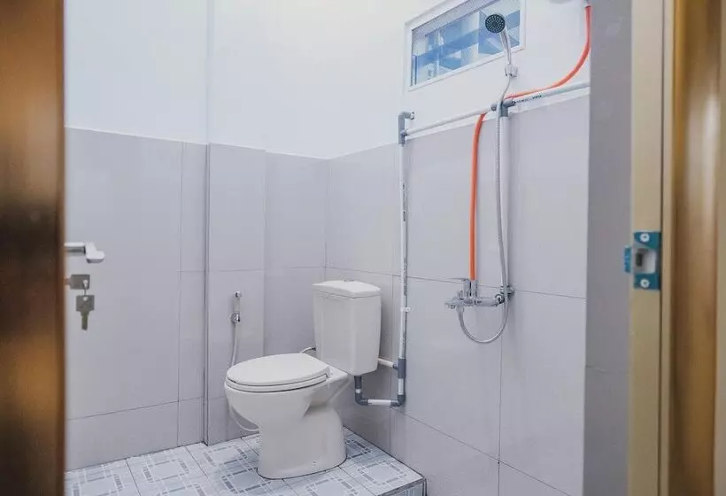 ホテル Reddoorz Syariah Near Tugu Kopi Kepahiang