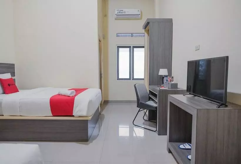 ホテル Reddoorz Syariah Near Tugu Kopi Kepahiang