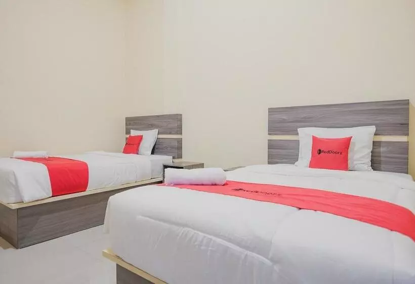ホテル Reddoorz Syariah Near Tugu Kopi Kepahiang