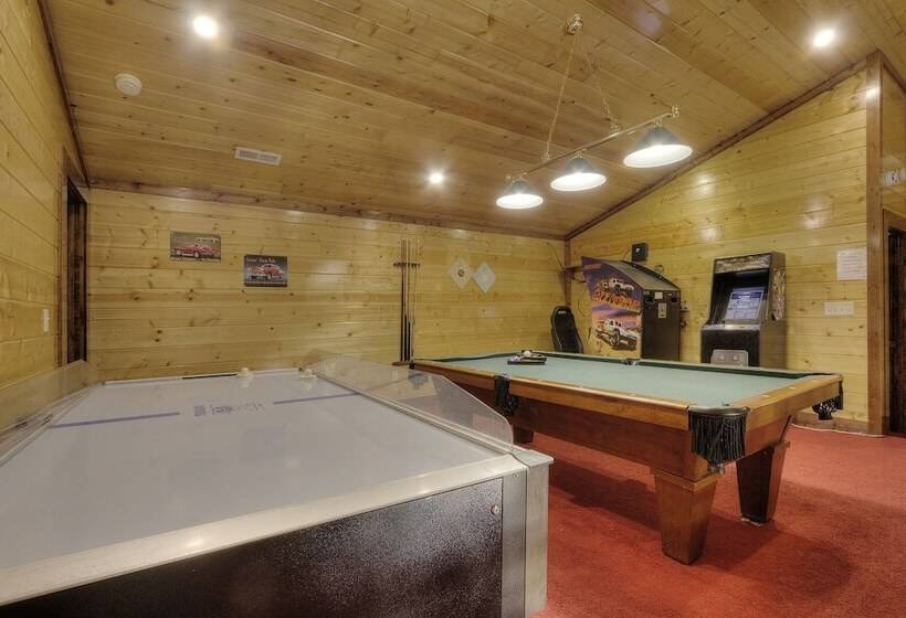 Mystical Creek Pool Lodge #600