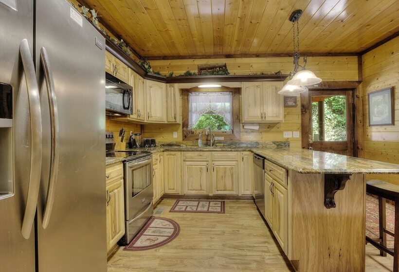 Mystical Creek Pool Lodge #600