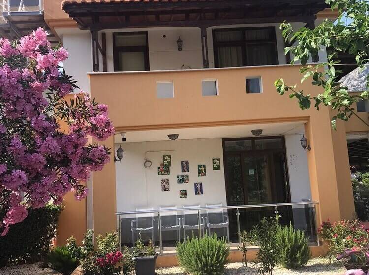 پانسیون Ada Boutique