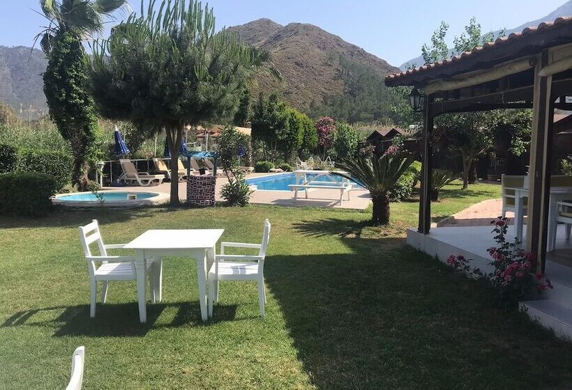 پانسیون Ada Boutique