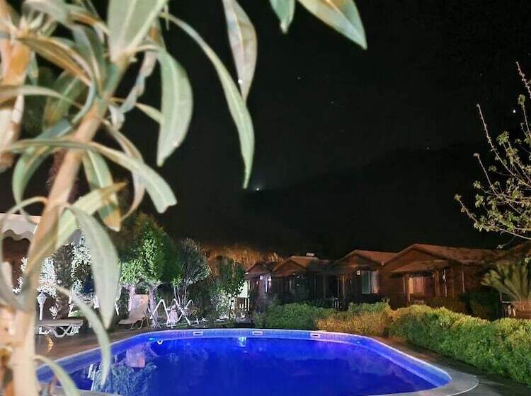 پانسیون Ada Boutique