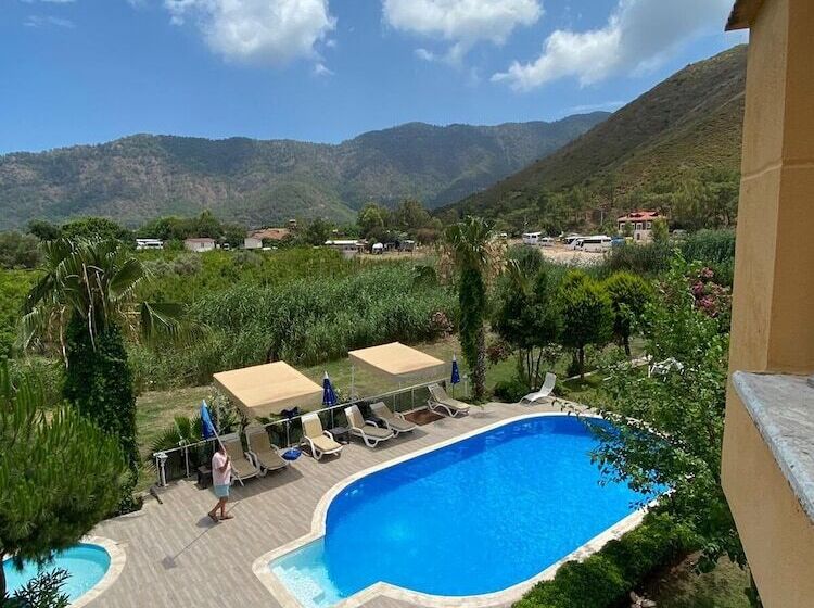 پانسیون Ada Boutique