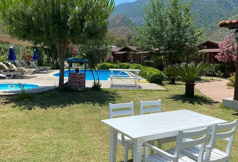 پانسیون Ada Boutique