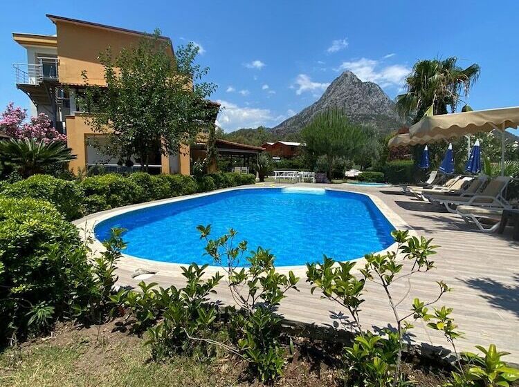 پانسیون Ada Boutique