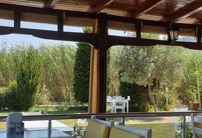 پانسیون Ada Boutique