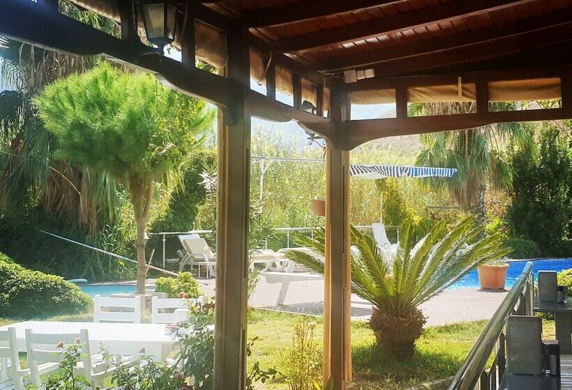 پانسیون Ada Boutique