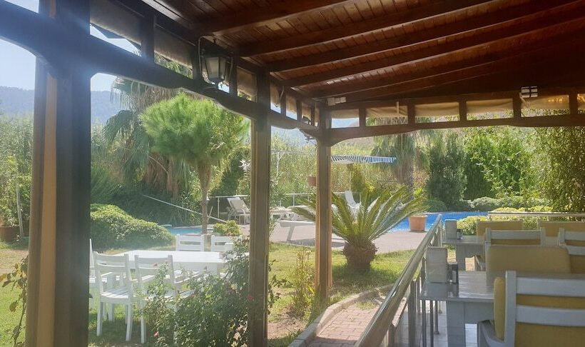 پانسیون Ada Boutique