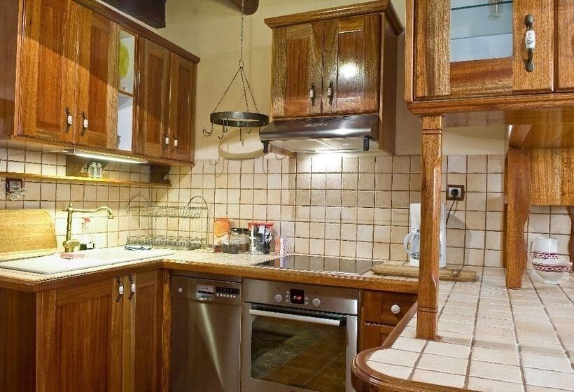 بنسيون Diktynna Traditional Villas