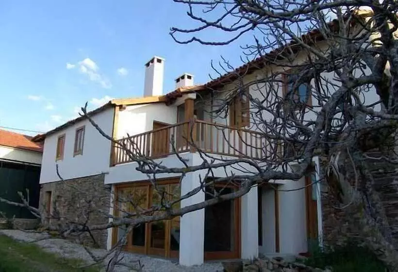 Majatalo Casa Da Fonte De Travanca