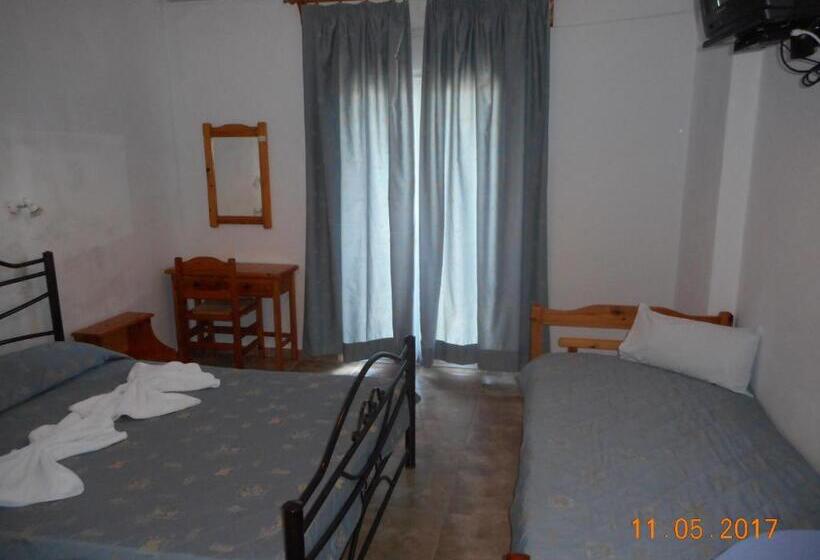 پانسیون Christos Guesthouse