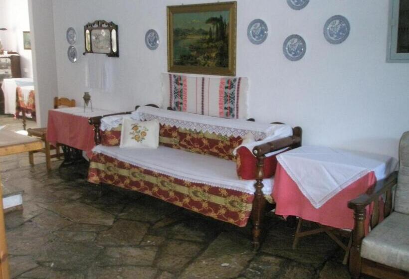 پانسیون Christos Guesthouse