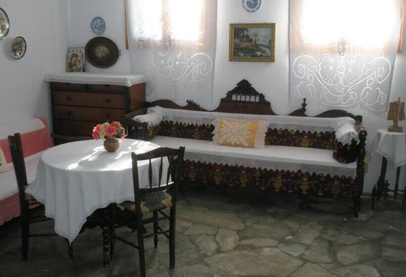 پانسیون Christos Guesthouse