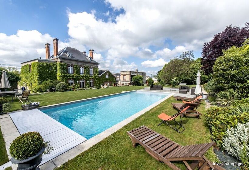 پانسیون Le Clos Corbier