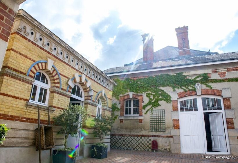 پانسیون Le Clos Corbier