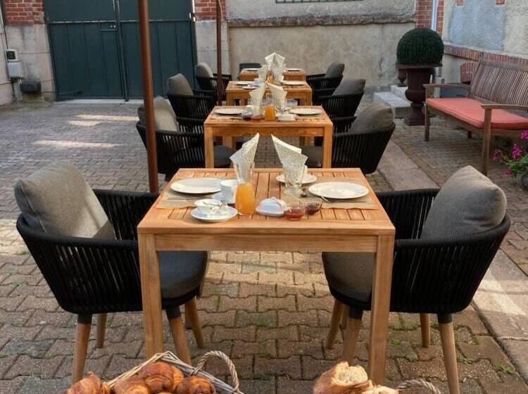 پانسیون Le Clos Corbier