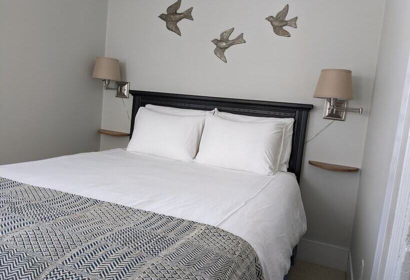 بنسيون Luckystone Inn